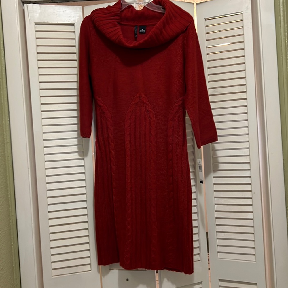 Ladies Burgundy(Chestnut) sweater dress. Cable knit design front and back.
